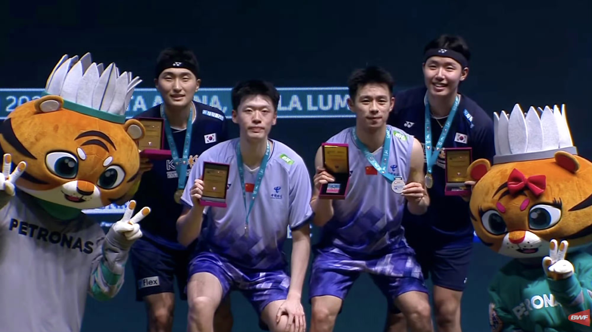 九游体育直播-韩国羽毛球队完胜泰国羽毛球队，陶菲克统治全场的简单介绍