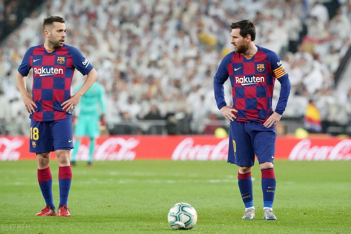 九游娱乐入口-关于英格兰碾压利物浦，莱万高光表现的信息