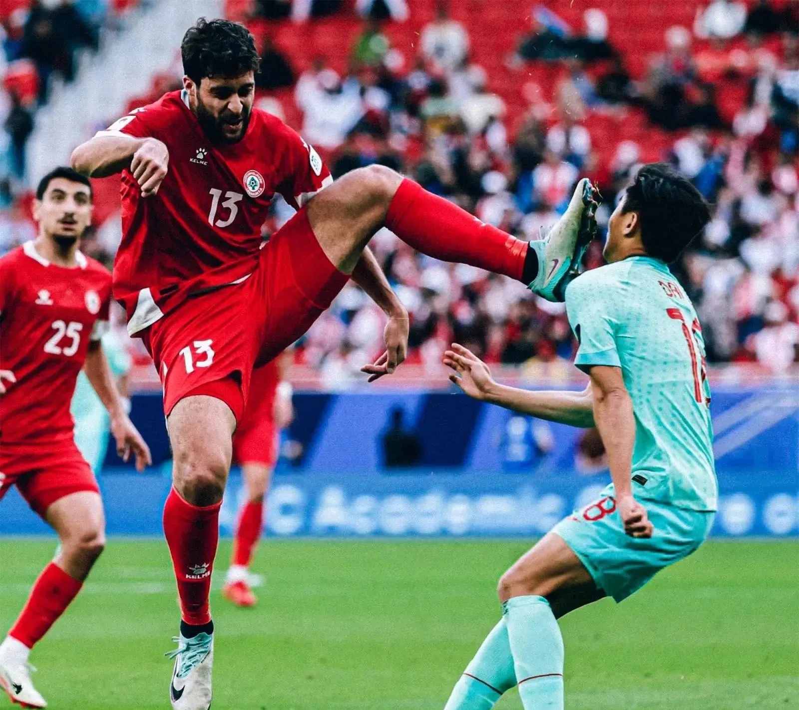 九游娱乐网页-惊险刺激的比赛场面牢牢抓住球迷的心