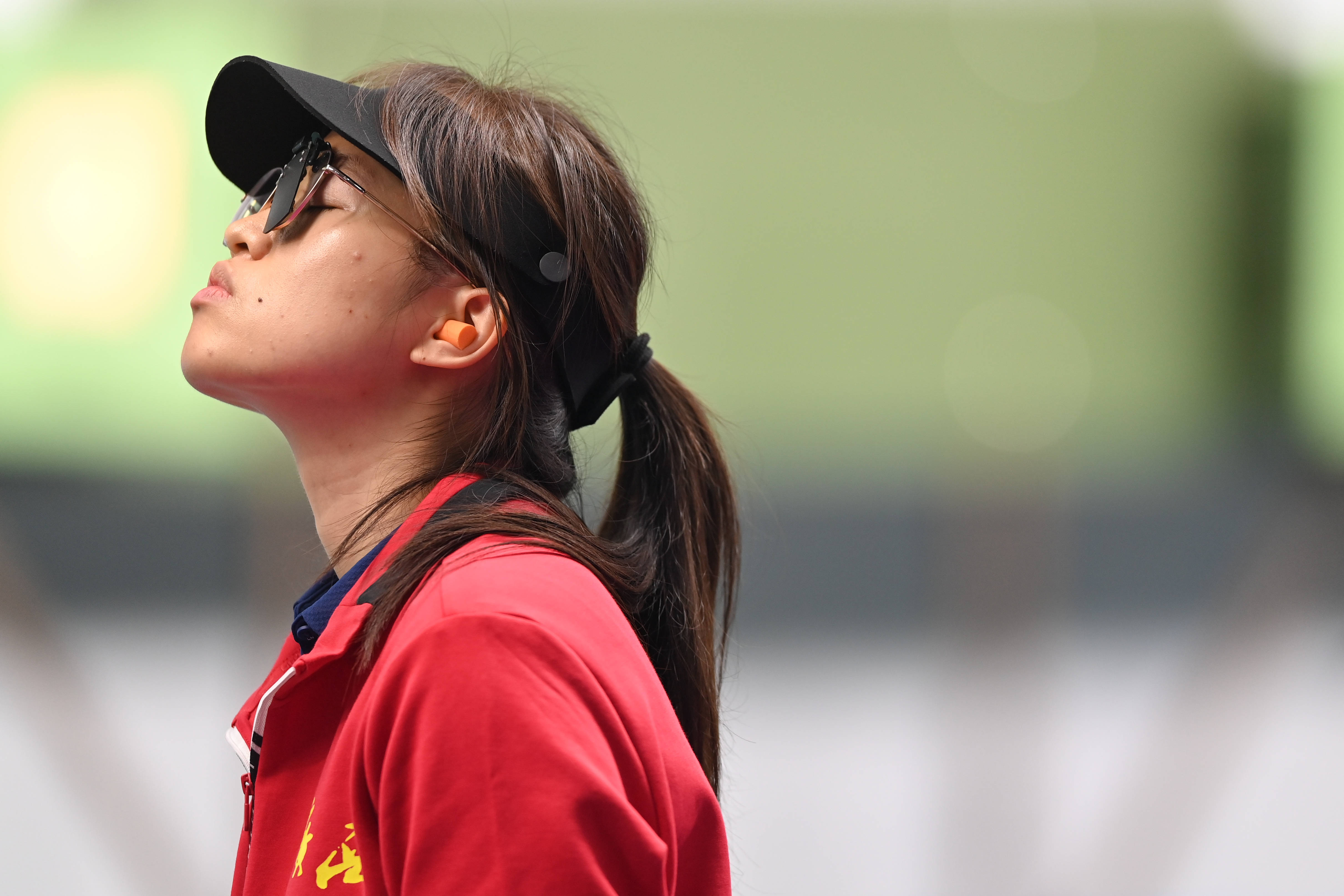 射击项目决赛，选手表现稳定