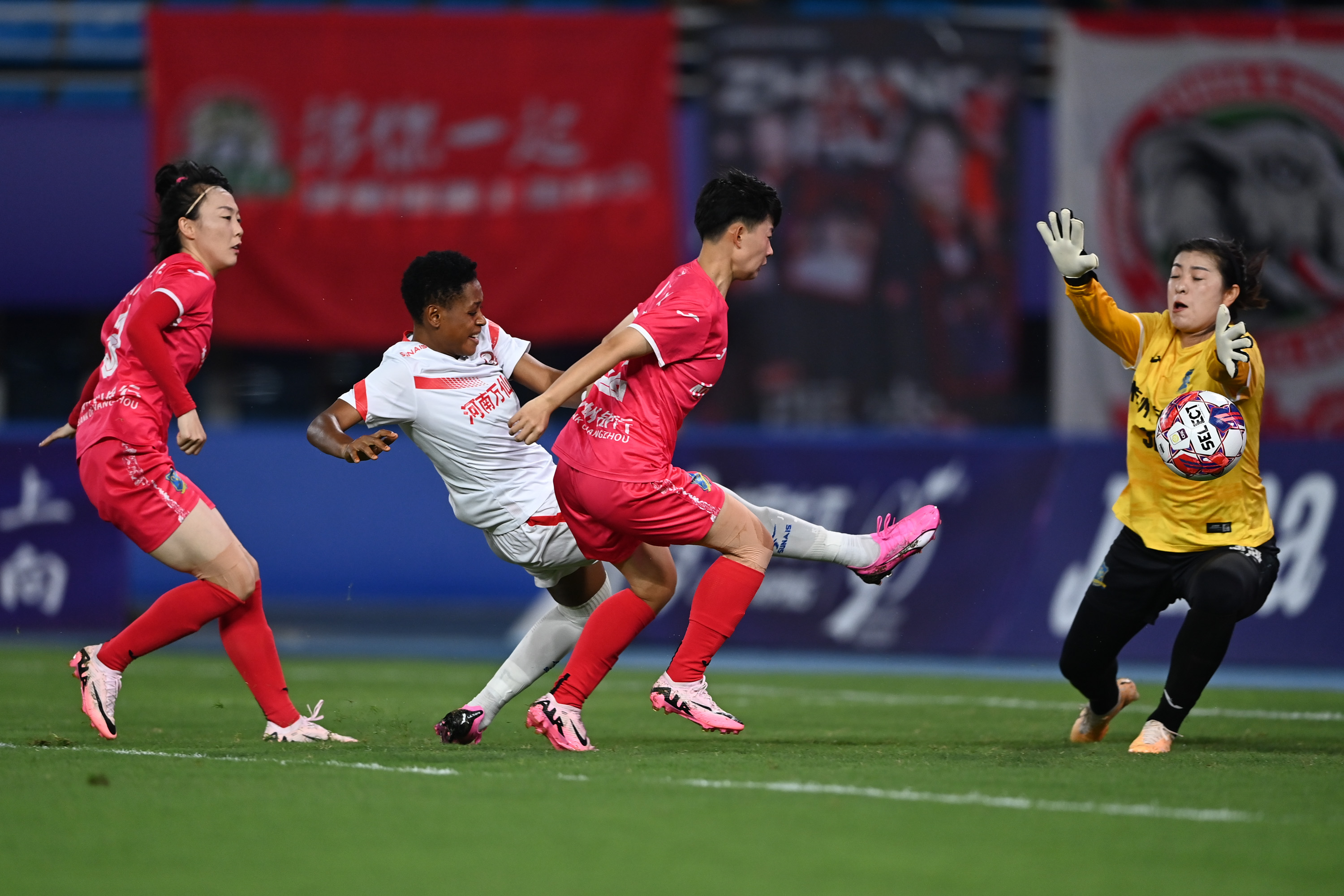 关于令人期待！女足联赛强队决胜场面猛如虎的信息