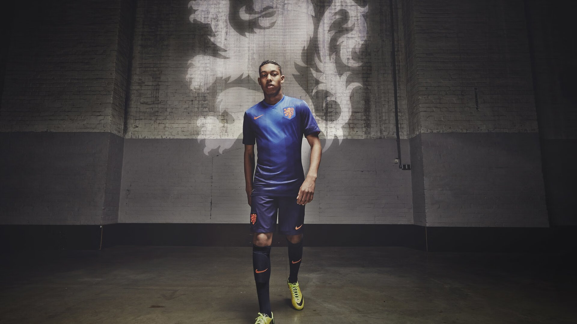 伊布独舞绿茵场,葡萄牙铁蹄难掩瑞典神锋的年度封神之战